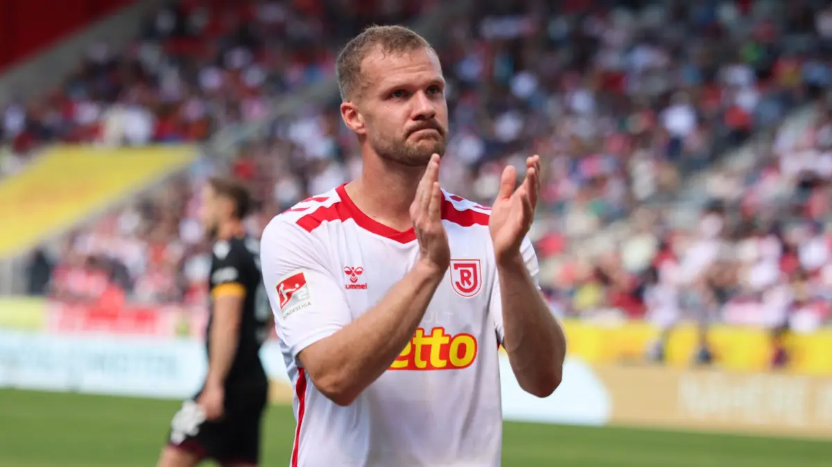 Jahn Regensburg reist in der 3. Liga unter anderem mit Eric Hottmann zu Energie Cottbus. Der Ex-Cottbuser ist nicht der einzige Spieler im Kader, der seine Spuren im ostdeutschen Fußball hinterlassen hat.