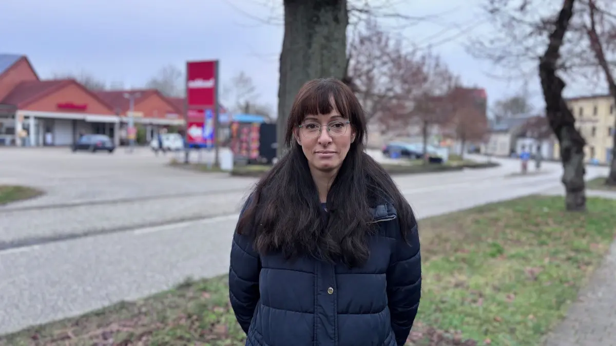 Enttäuscht, weil sie ein Gesellschaftsspiel kaufte, das vermutlich schon einmal genutzt wurde: Antje Reißner schildert Probleme beim Umtausch im Supermarkt in Herzfelde.