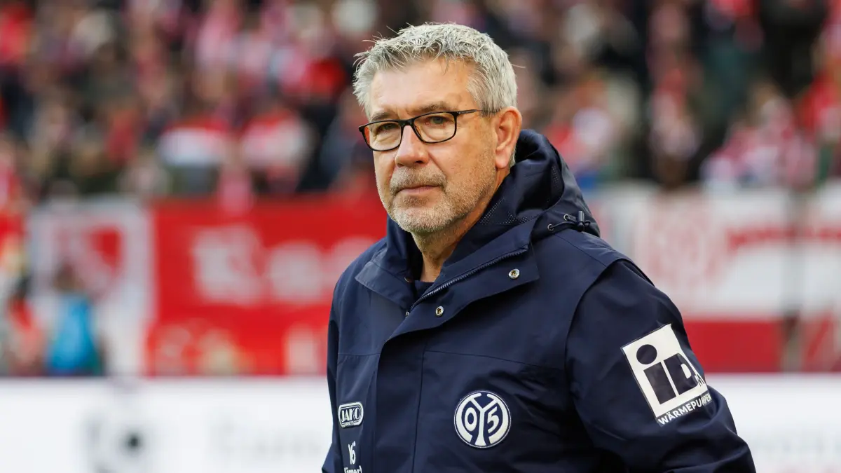 FSV Mainz 05 vs FC St. Pauli, Fussball, 1. Bundesliga, 15. Spieltag, Saison 2025/2026, 21.12.2025: Urs Fischer (Trainer / FSV Mainz 05), FSV Mainz 05 vs FC St. Pauli, Fussball, 1. Bundesliga, 15. Spieltag, Saison 2025/2026, 21.12.2025
DFB regulations prohibit any use of photographs as image sequences and/or quasi-video.
Foto: Eibner-Pressefoto/Alexander Neis