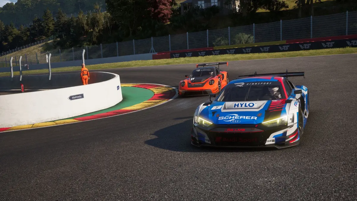 Rennsport. Heiße Duelle auf der virtuellen Piste, vor allem, wenn es gegen menschliche Kontrahenten geht.