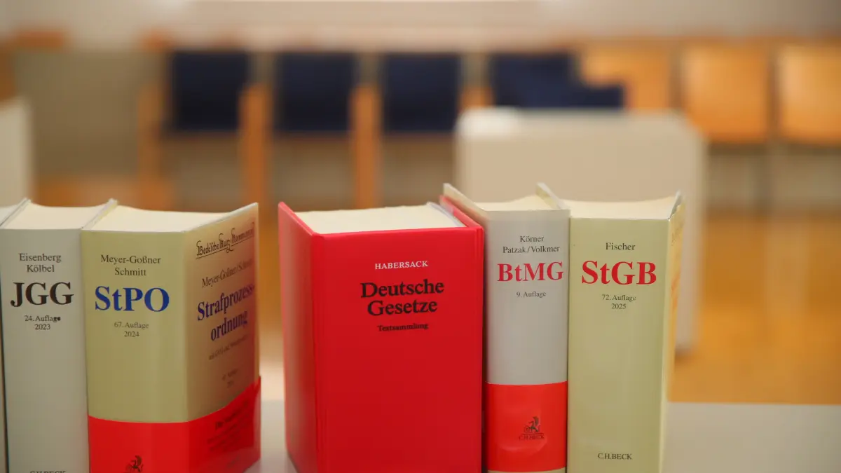Blick in den großen Saal des Amtsgerichts Fürstenwalde. Dort wurde einem Mann der Prozess wegen Vergewaltigung gemacht. (Symbolbild)