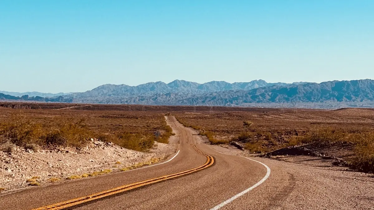 Mother Road. Das Gefühl endloser Weite und Freiheit. Route 66 bei Oatman.