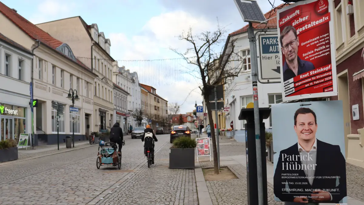 Die Wahlplakate hängen schon überall in Strausberg. Am 15. Februar wird ein neuer Bürgermeister oder eine Bürgermeisterin gewählt.