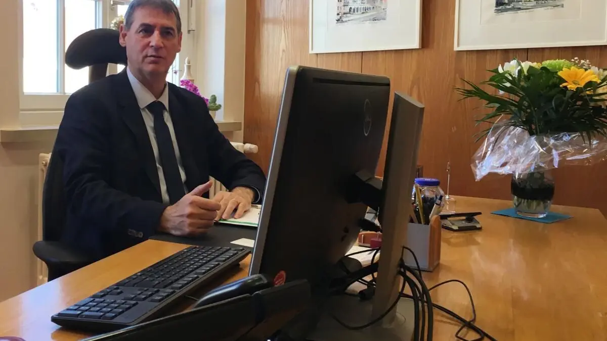 2018 nahm Frank Balzer auf dem Chefsessel im Rathaus in Eisenhüttenstadt Platz. Nun endet seine Amtszeit nach acht Jahren. Wie sieht die Bilanz aus?