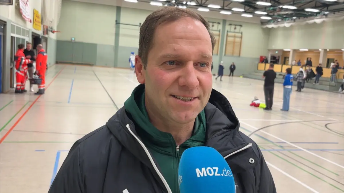 Dennis Schulz, Sportlicher Leiter beim FC Concordia Buckow/Waldsieversdorf, spricht am MOZ-Mikrofon über die Sperre für Trainer Robert Fröhlich, den Abstiegskampf in der Fußball-Landesliga Nord und einen möglichen Neuzugang.