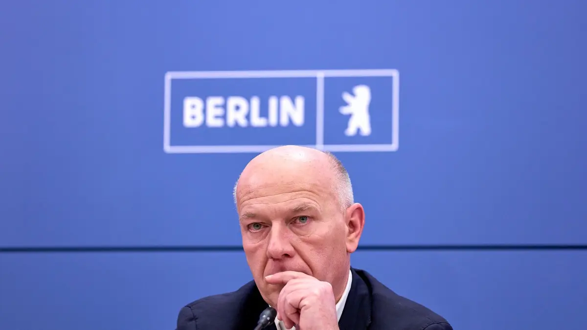 Kai Wegner: 05.01.2026, Berlin: Kai Wegner (CDU), Regierender Bürgermeister von Berlin bei der Pressekonferenz des Berliner Krisenstabs zur Situation nach dem Stromausfall im Südwesten Berlins. (zu dpa: «Forscher: «Nicht Tennis ist das Problem, sondern die Lüge»») Foto: Michael Ukas/dpa +++ dpa-Bildfunk +++