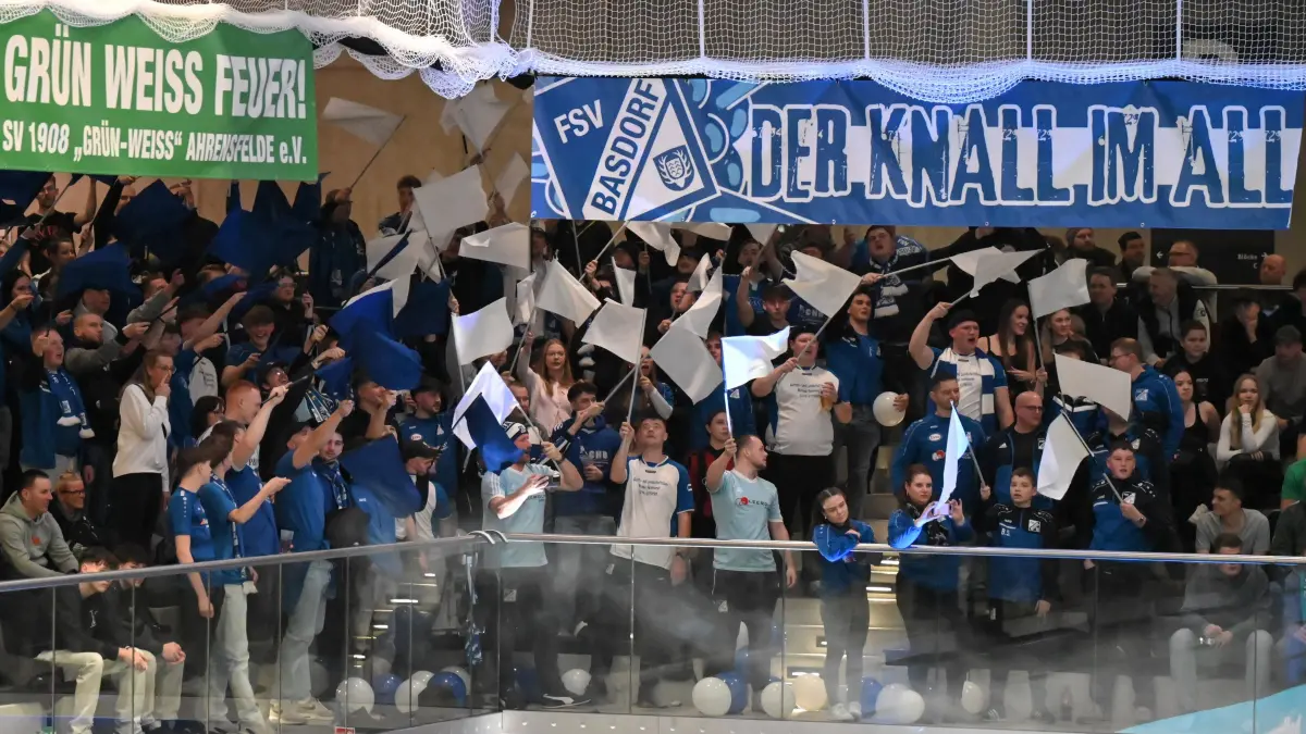 Fussball : Hallenfussball in Bernau Sparkassen-Arena, Hussitencup 2026 NIEDERBARNIM MASTERS, Best Fans Basdorf 2026
FOTO BENK 09.01.2026