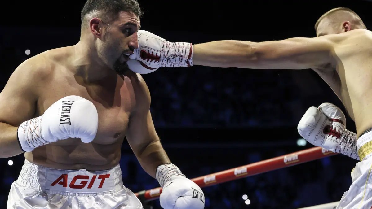 Boxen: The Homecoming - Oberhausen: Boxen: The Homecoming, Schwergewicht, Oberhausen, 10.01.2026 WBC-Interims Weltmeisterschaft: Agit Kabayel GER - Damian Knyba POL *** Boxing The Homecoming, Heavyweight, Oberhausen, 10 01 2026 WBC Interim World Championship Agit Kabayel GER Damian Knyba POL