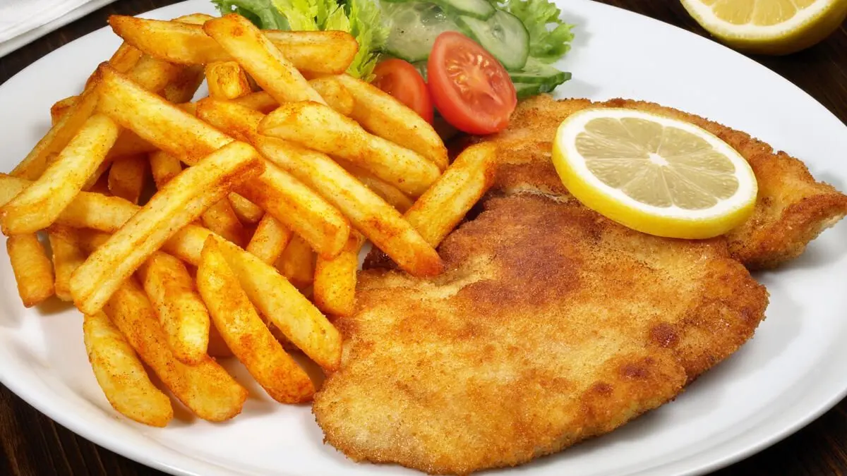 Schnitzel mit Pommes
