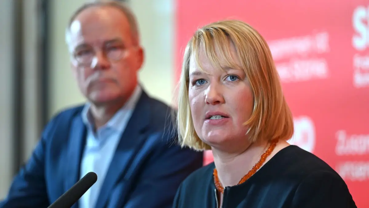 Sitzungen und Statements der Bundestagsfraktionen - SPD: 13.01.2026, Berlin: Wiebke Esdar, stellvertretende Fraktionsvorsitzende der SPD, gibt ein Pressestatement. Foto: Elisa Schu/dpa +++ dpa-Bildfunk +++