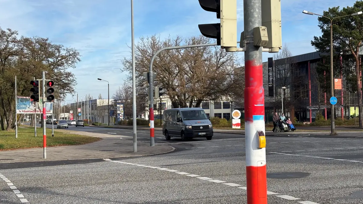 In der Vergangenheit wurden mehrmals Ampelmasten in den Vereinsfarben von Fußballdrittligisten beschmiert. Sind die geschnappten Täter auch dafür verantwortlich?