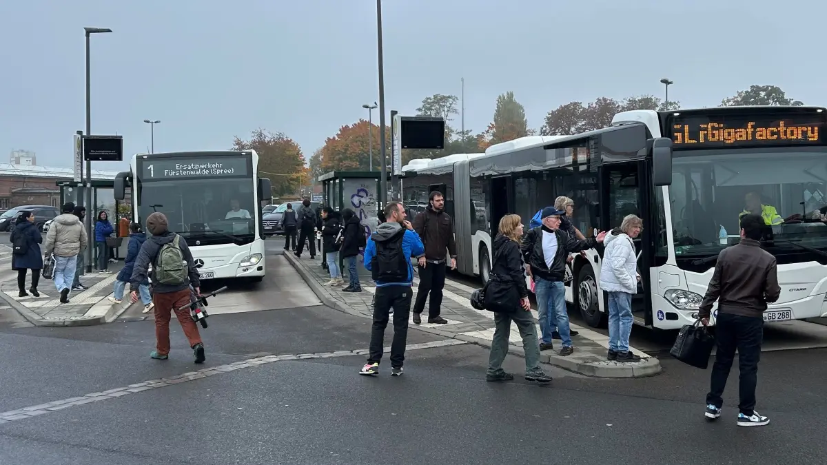 Kein RE1 in Erkner: Bus statt Bahn