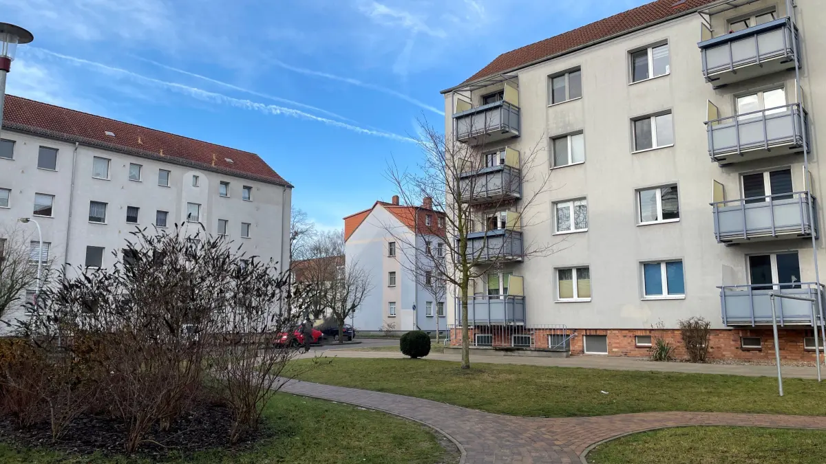 Wohnviertel in Seelow: Die Stadt, der Energieversorger EWE und die Sewoba sind dabei, die Fernwärmeversorgung zu modernisieren und die Kosten zu senken.