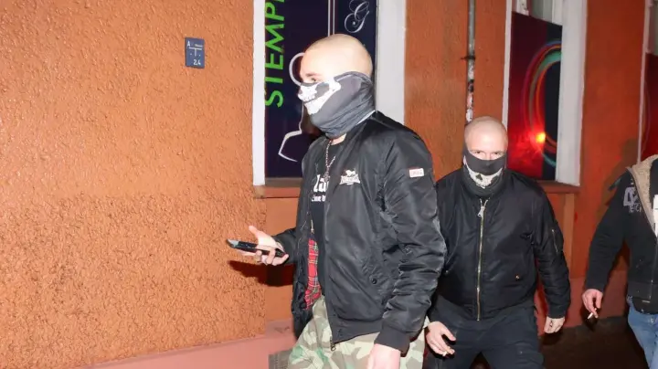 Neonazis attackieren Presse bei Treffen in Köpenick