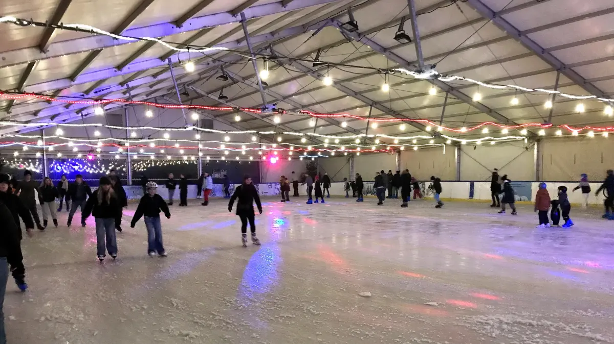 Słubice. Eislaufhalle Eisbahn des Vereins Sosir am Stadion, früher Ostmarkstadion. 17.01.2026 Foto: Frank Groneberg – privates Bild, alle Bildrechte beim Autor!