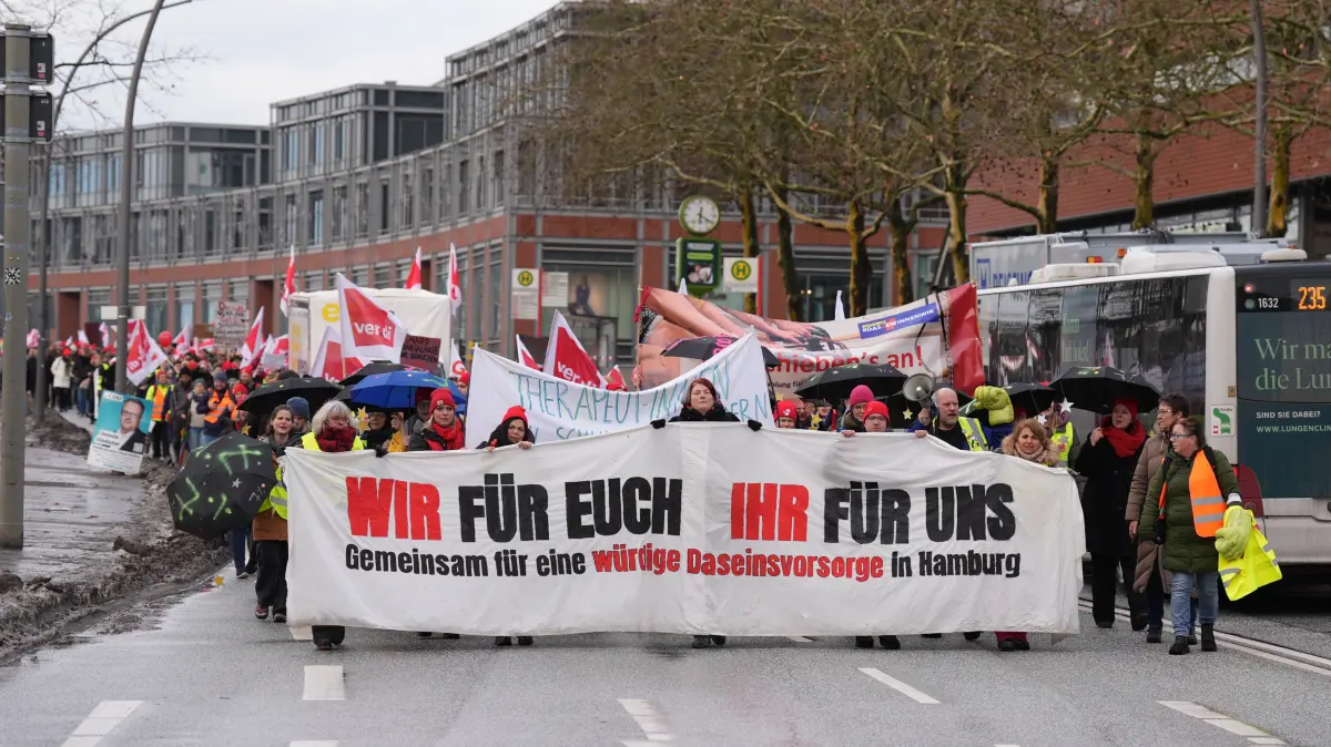 Warum wird am 1. Mai demonstriert? Was ist die Bedeutung des 1. Mai? Alle Infos zum Feiertag hier.