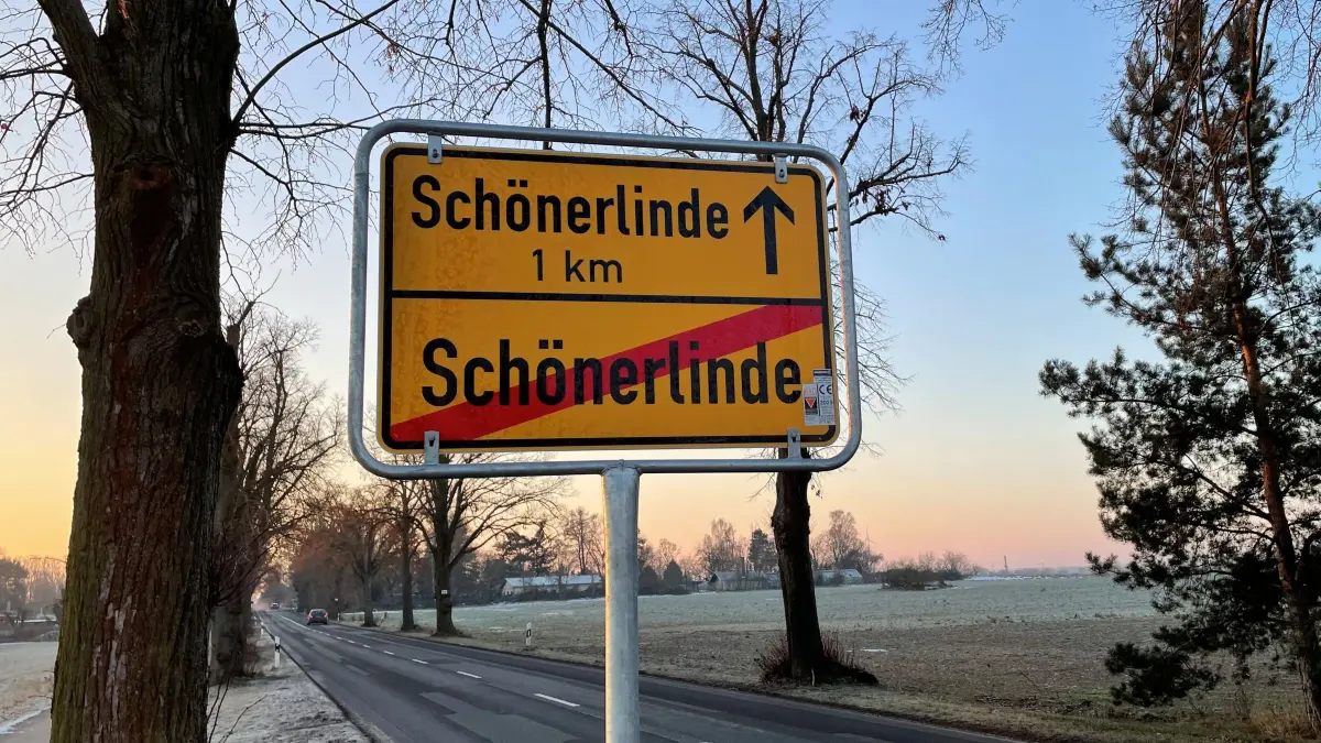 Wandlitz OT Schönerlinde, Ort wurde im Dezember 2025 den Verkehr betreffend in zwei Teile geteilt, zwischen den beiden offiziellen "innerorts" Ortsteilen darf "außerorts" 70 km/h gefahren werden. Dagegen wenden sich Anwohner Bernd Müller, Torsten Boenigk und Ortsvorsteher Thomas Mehling