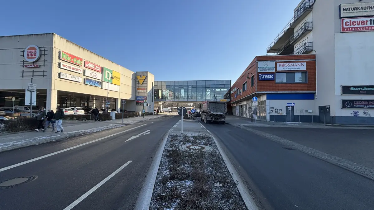 Die Beseitigung der sicherheitsrelevanen Mängel in der Bahnhofs-Passage Bernau geht voran, aber es bleibt auch viel im Argen.
