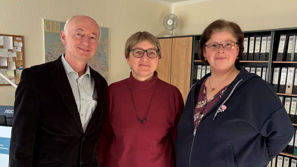 Betreuungsverein Lebenshilfe: In der Betreuungsstelle Angermünde finden Betroffene und Angehörige seit 30 Jahren persönliche Ansprechpartner. Von links: Leiter Stefan Schweizer und seine Mitarbeiterinnen Sabine Schweizer und Anke Witte.