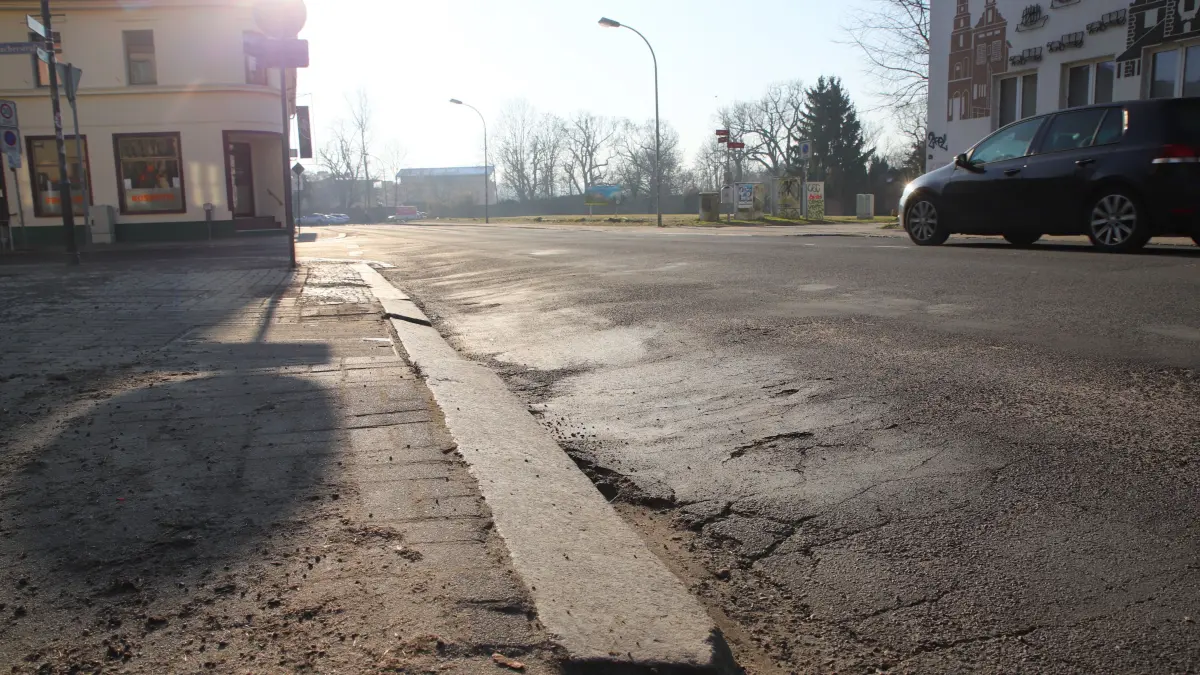 Der Zustand der Eisenbahnstraße in Fürstenwalde ist bedenklich. Sie ist Teil der L35. Wird sie 2026 saniert?