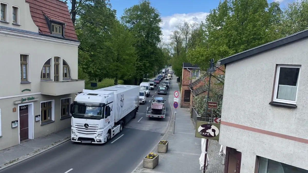 B96 in Fürstenberg hohe Verkehrsbelastung