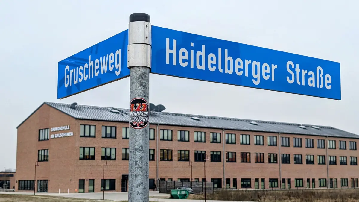 Die Grundschule am Gruscheweg. Genug Platz ist auch noch für einen Neubau einer Oberschule.