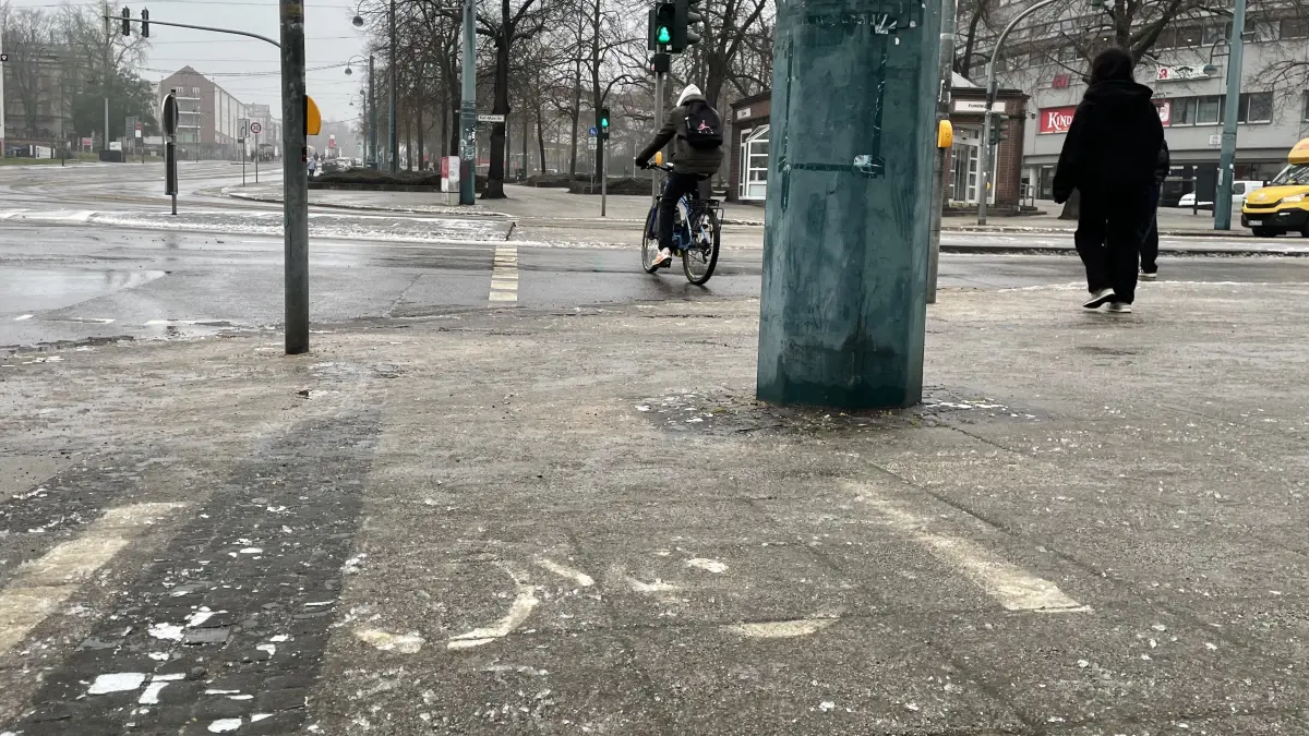 Auf Straßen und Wegen in Frankfurt (Oder), wie hier in der Magistrale, gibt es für Fußgänger und Radfahrer viele Hürden. Forscher nehmen jetzt die Verkehrssituation in der Oderstadt genauer in den Blick - und brauchen Unterstützung.