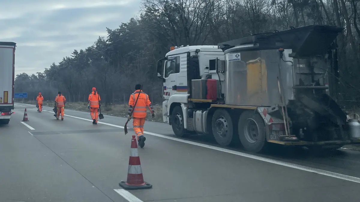 Eine Tagesbaustelle auf der Autobahn A12 bei Fürstenwalde sorgt am Mittwoch (28. Januar) für Verkehrseinschränkungen. Die Autobahn GmbH kündigt auch die Schließung einer Fürstenwalder Abfahrt an.