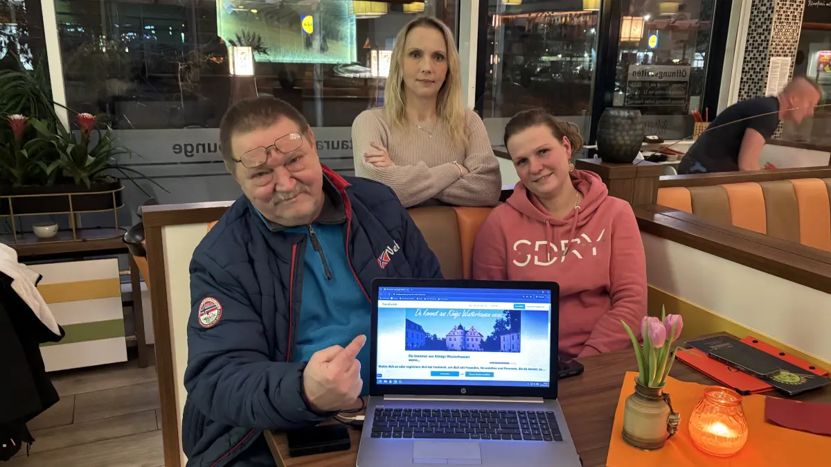 Die Facebook Administratoren der Gruppe "Du kommst aus Königs Wusterhausen wenn..." Von links: Uwe Kretschmar, Eilleen Maywald, Doreen Schulz