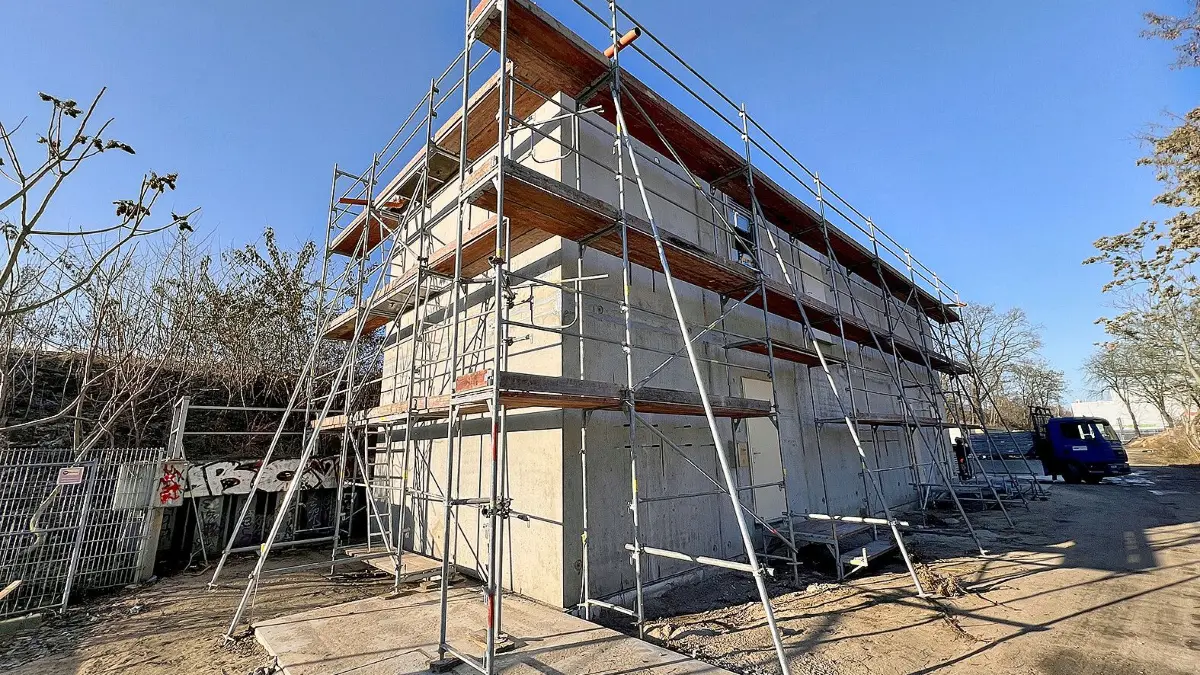Das neue Stellwerk in Schöneweide soll einen reibungslosen S-Bahn-Verkehr ermöglichen.