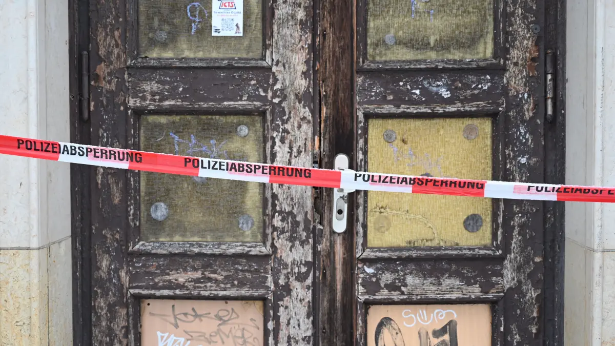Die ehemalige FDJ-Hochschule Wilhelm Pieck, Areal Bogensee, nach dem Brand