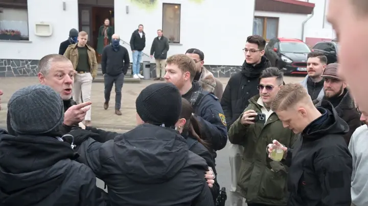 AfD-nahes Treffen eskaliert, Pressevertreter attackiert