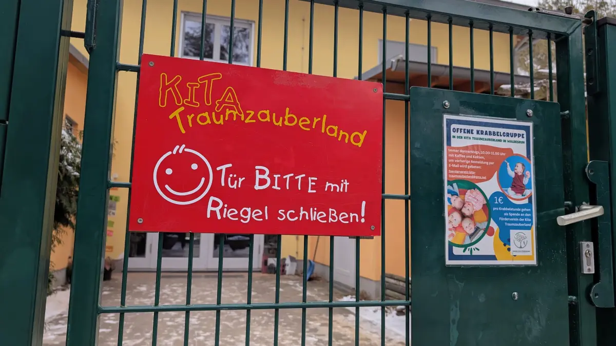 Das Gartentor der Kita Traumzauberland im Hoppegartener Gemeindeteil Waldesruh