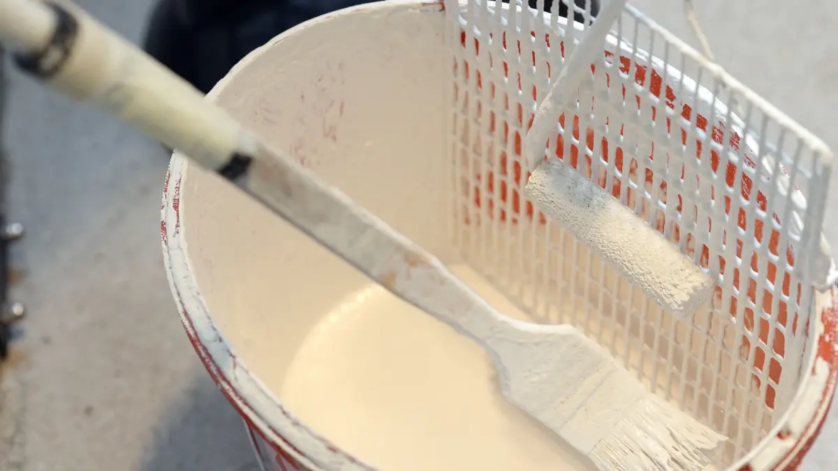 Die Abgabe von bestimmten Farbresten am Schadstoffmobil im Landkreis MOL kostet ab sofort Geld. Warum das so ist und welche einfache Alternative es gibt.