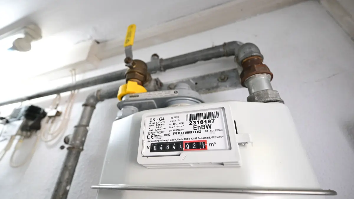 Gasheizung - Gaszähler: ARCHIV - 20.06.2023, Baden-Württemberg, Stuttgart: Ein Gaszähler für eine Gasheizung in einem Privathaus. (zu dpa: «Miersch: Eckpunkte zu Heizungsgesetz-Reform im Februar») Foto: Bernd Weißbrod/dpa +++ dpa-Bildfunk +++