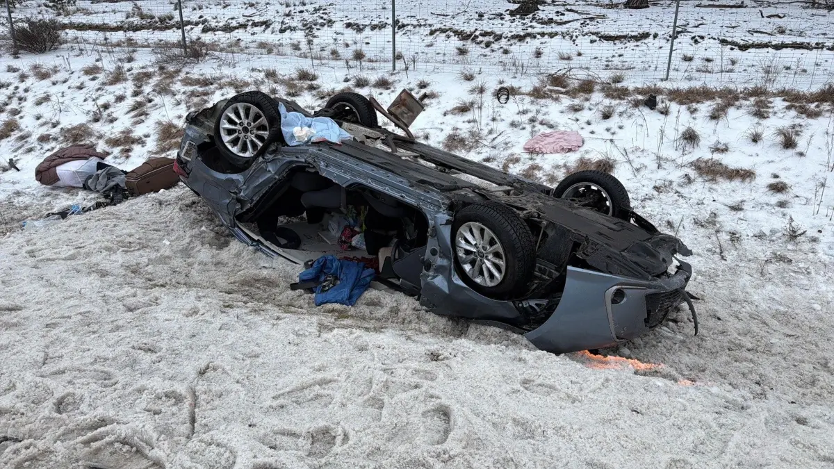Zwei Insassen wurden am Freitagmorgen auf der A10 bei Birkenwerder schwer verletzt. Sie kamen ins Krankenhaus.