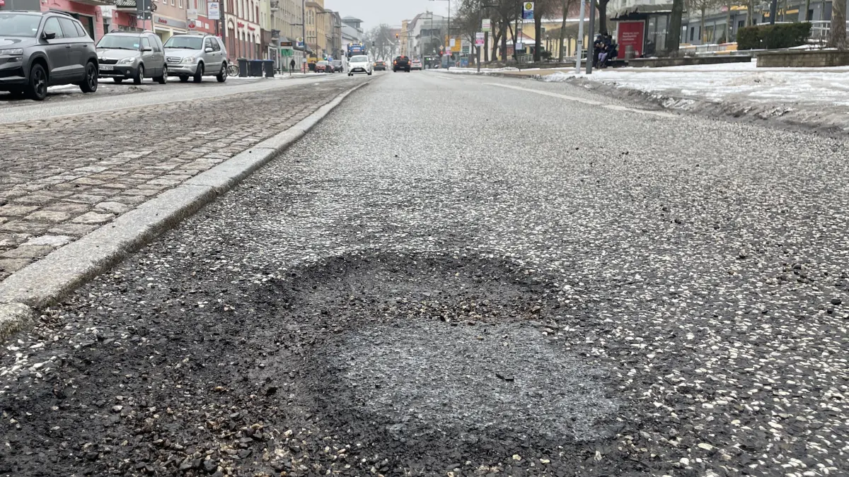 Winter 2026 - Schlagloch - Straßenschäden - Oranienburg - Bernauer Straße - Innenstadt