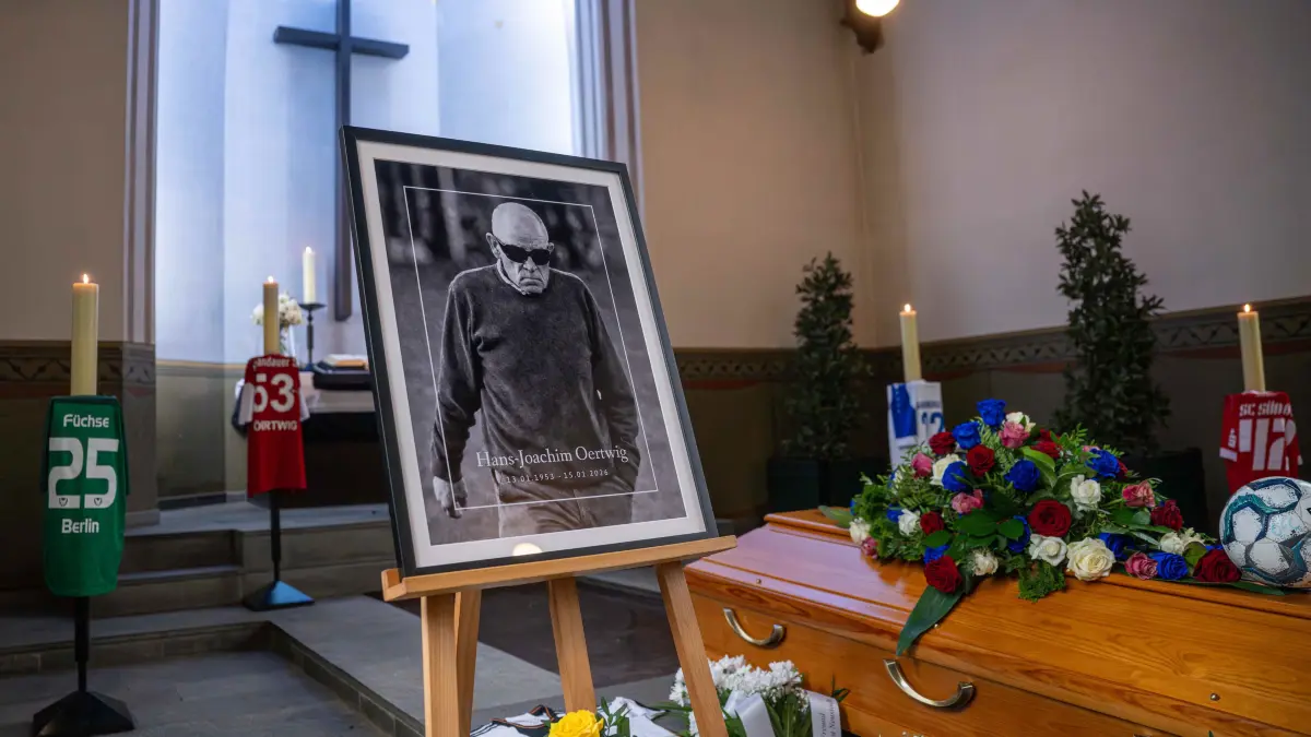 Beisetzung Hans Oertwig 2026: Fußball, Sport, Saison 2025/2026, Beisetzung von Trainer Hans-Joachim Oertwig auf dem Friedhof in den Kisseln in Berlin-Spandau, im Bild: Blick in die Feierhalle, 12.02. 2026, Foto: Sebastian Räppold / Matthias Koch