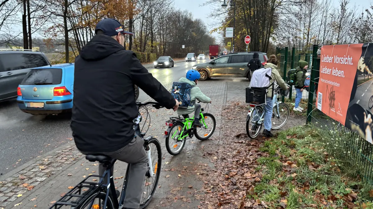 Wird bald verbreitert und damit sicherer: der Gehweg an der Prenzlauer Chaussee vor der Grundschule Wandlitz.