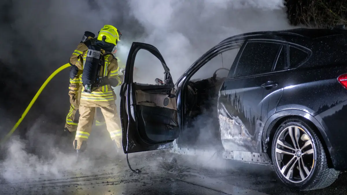 Die Einsatzkräfte konnten die Flammen schnell unter Kontrolle bringen und löschen.