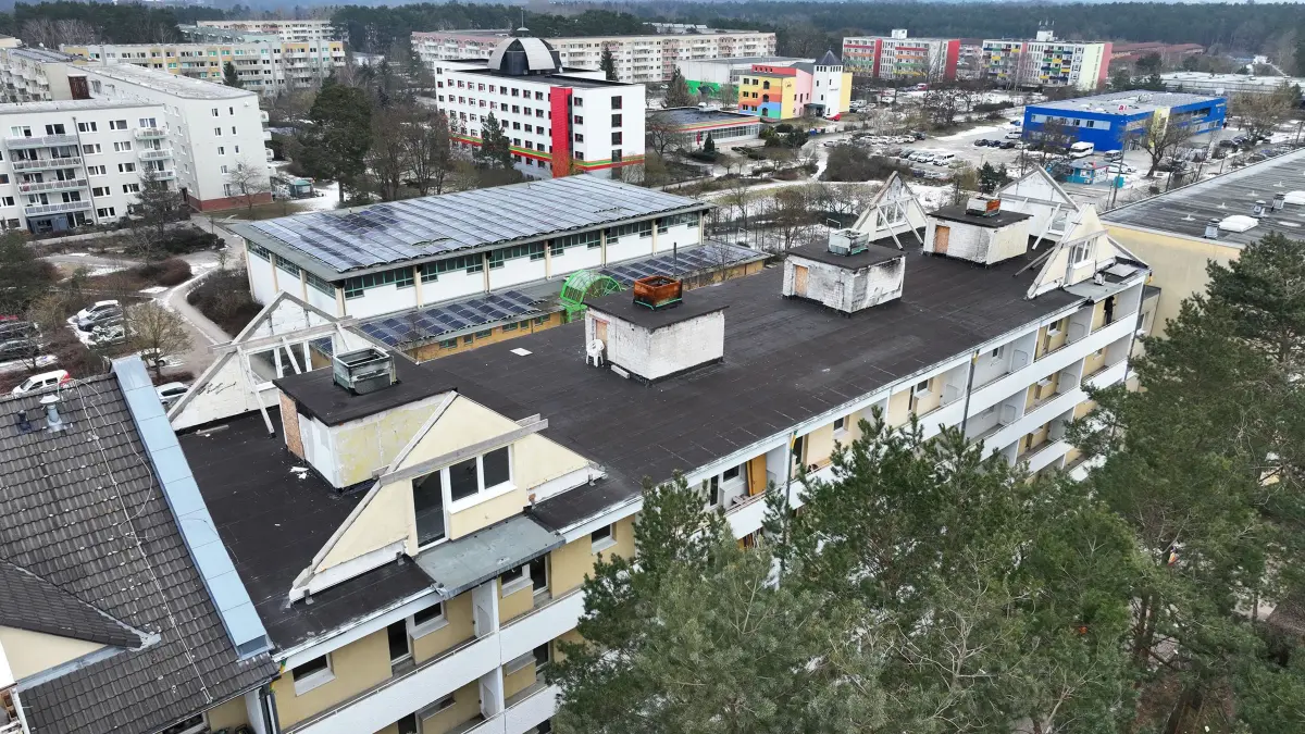 AWO-Block im Brandenburgischen Viertel in Eberswalde am 16.02.2026 nach Brand-Sanierung