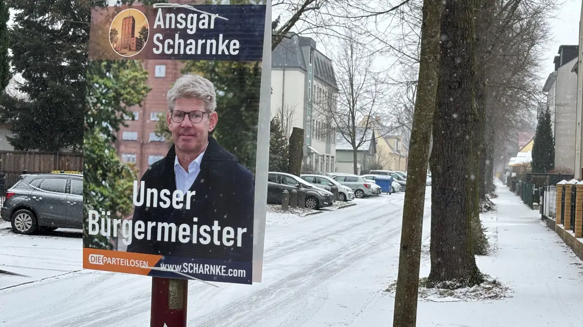 Wahlplakat von Scharnke in Neuenhagen, der Amtsinhaber hat die Bürgermeisterwahl am 15.2.2026 gewonnen