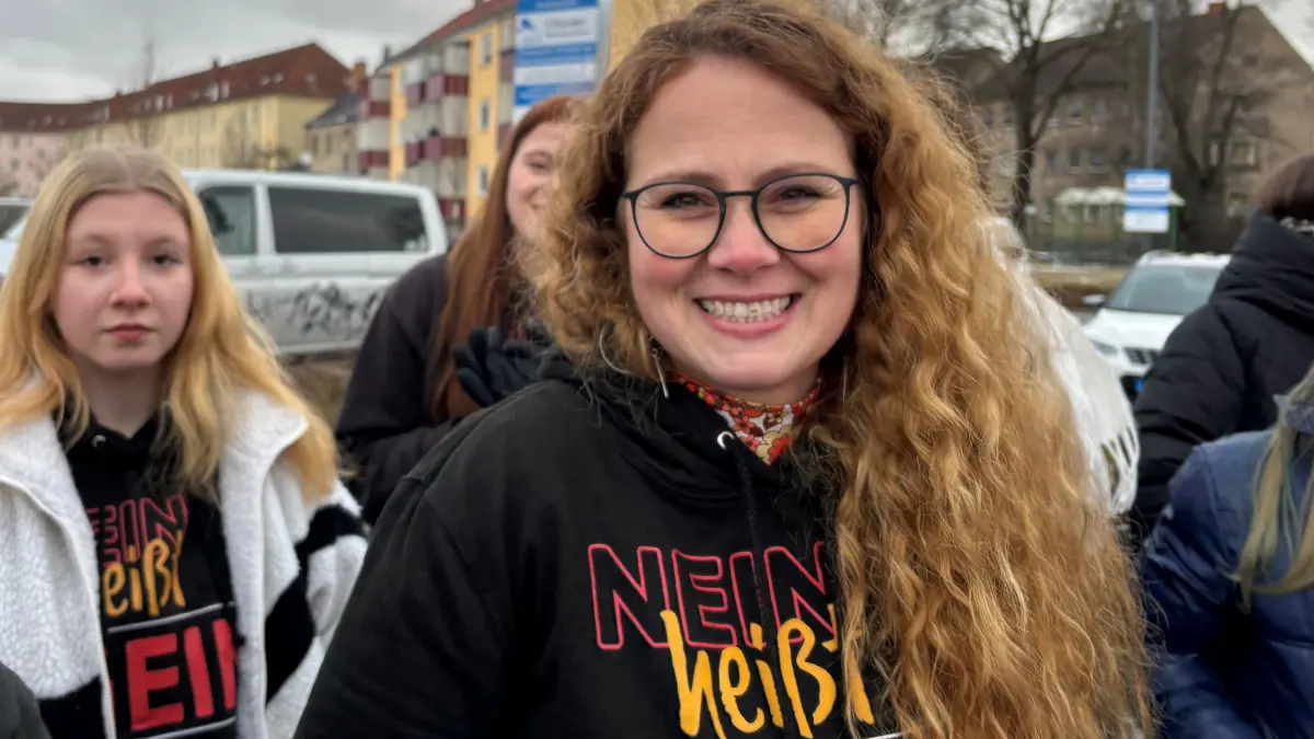 Cristina Greßmann, Tanzlehrerin der Uckermärkischen Musik- und Kunstschule ist Initiatorin von One Billion Rising in Angermünde. 2026 fand die Aktion hier zum 10. Mal statt.
