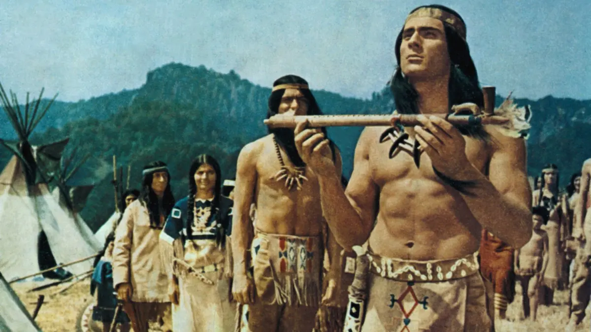 (ohne Überschrift): Die Söhne der grossen Bärin (DDR 1965, Regie: Josef Mach) Gojko Mitic
/ Western, Indianer, Friedenspfeife