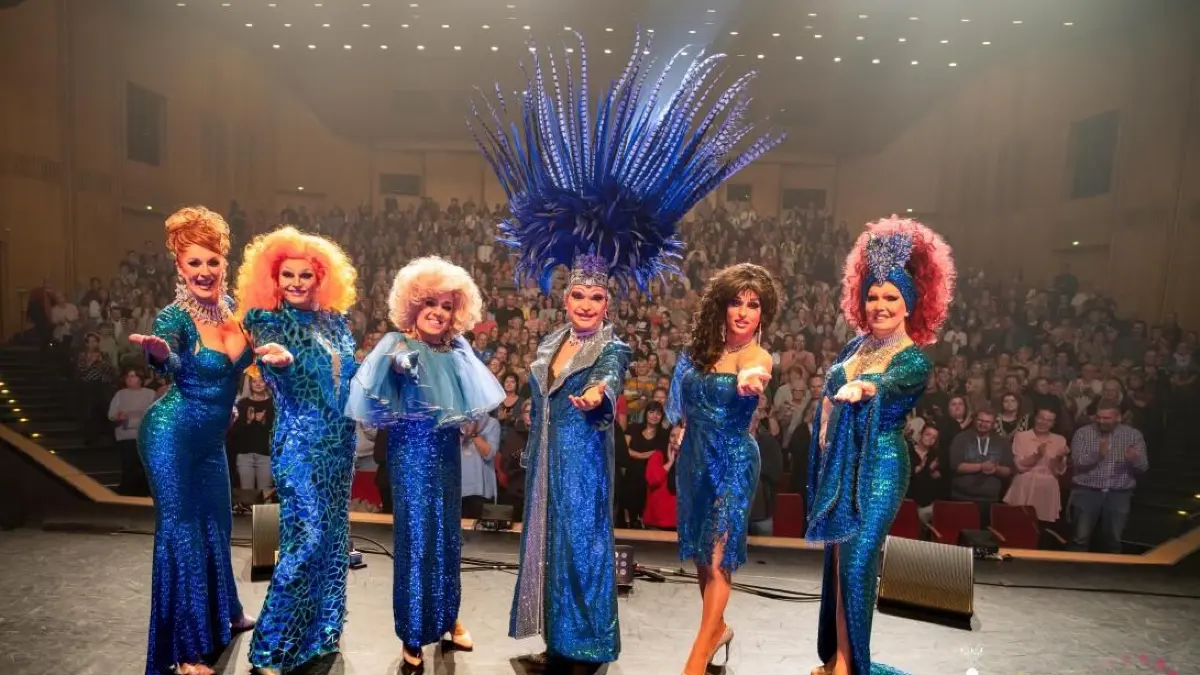 Halle (Saale). Show "Magie der Travestie". Pressefoto. Datum unbekannt. Foto: Rüdiger Sachse