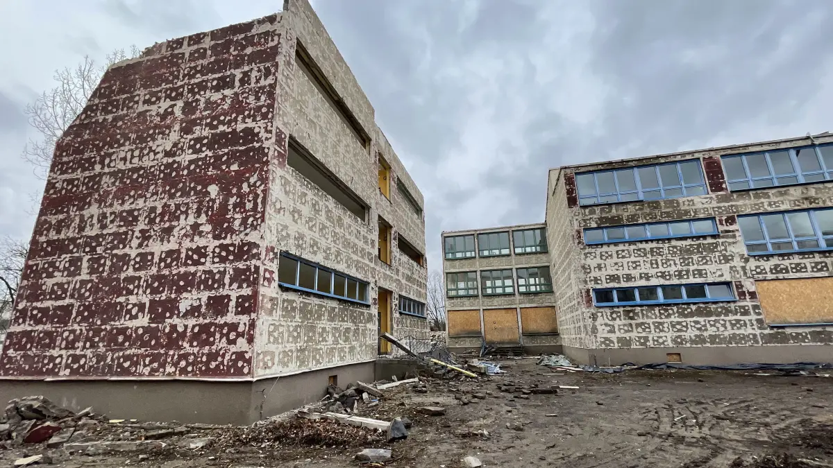 Vor vier Jahren wurde der Schulkomplex im Diesterwegring in Eisenhüttenstadt abgerissen. Angesichts sinkender Schülerzahlen gab es dafür keinen Bedarf mehr. Droht ein ähnliches Schicksal bestehenden Kitas und Schulen?