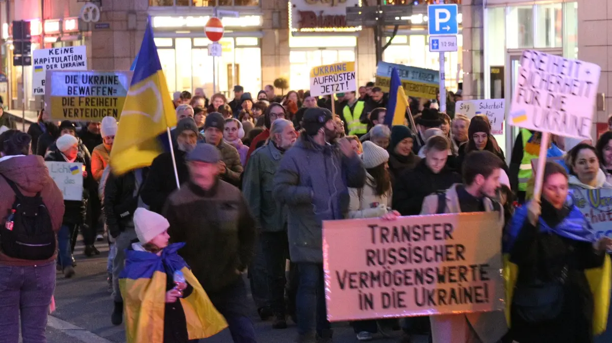 Demonstration für Solidarität mit der Ukraine in Frankfurt (Oder) vier Jahre nach Kriegsbeginn.