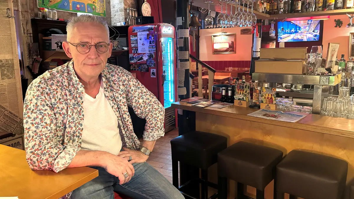 Gastgeber im "Mundtshof": Thomas Steinberg (63) betreibt die Kultkneipe für Eberswalde seit 2018. Das Lokal ist an der Schicklerstraße 1 zu finden.