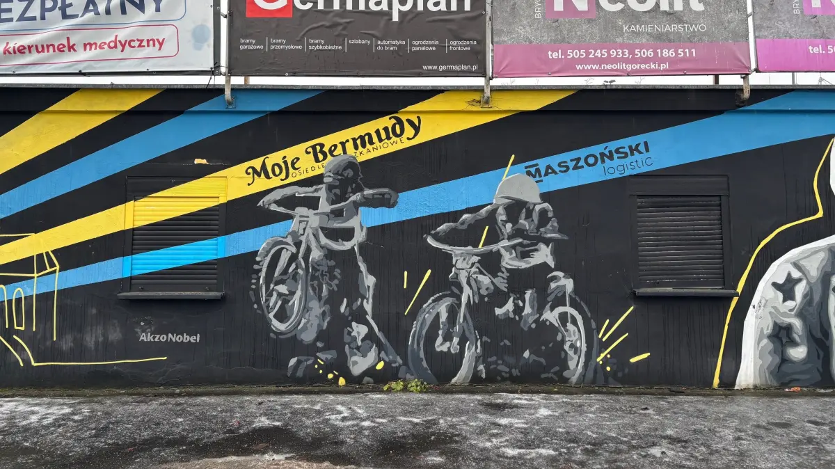 Speedway ist eine sehr populäre Motorsportart in Polen. Das Wandbild findet sich am Stadion des Spitzenclubs Stal Gorzów in der Wojewodschaft Lubuskie.