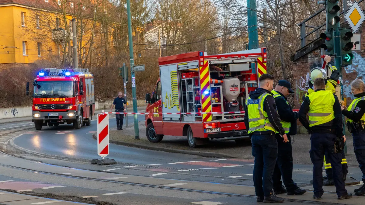 In Frankfurt (Oder) kam es zu einem Unfall. Zur Kreuzung der Fürstenwalder/Karl-Liebknecht-/August-Bebel-Straße rückten Feuerwehr und Polizei aus.